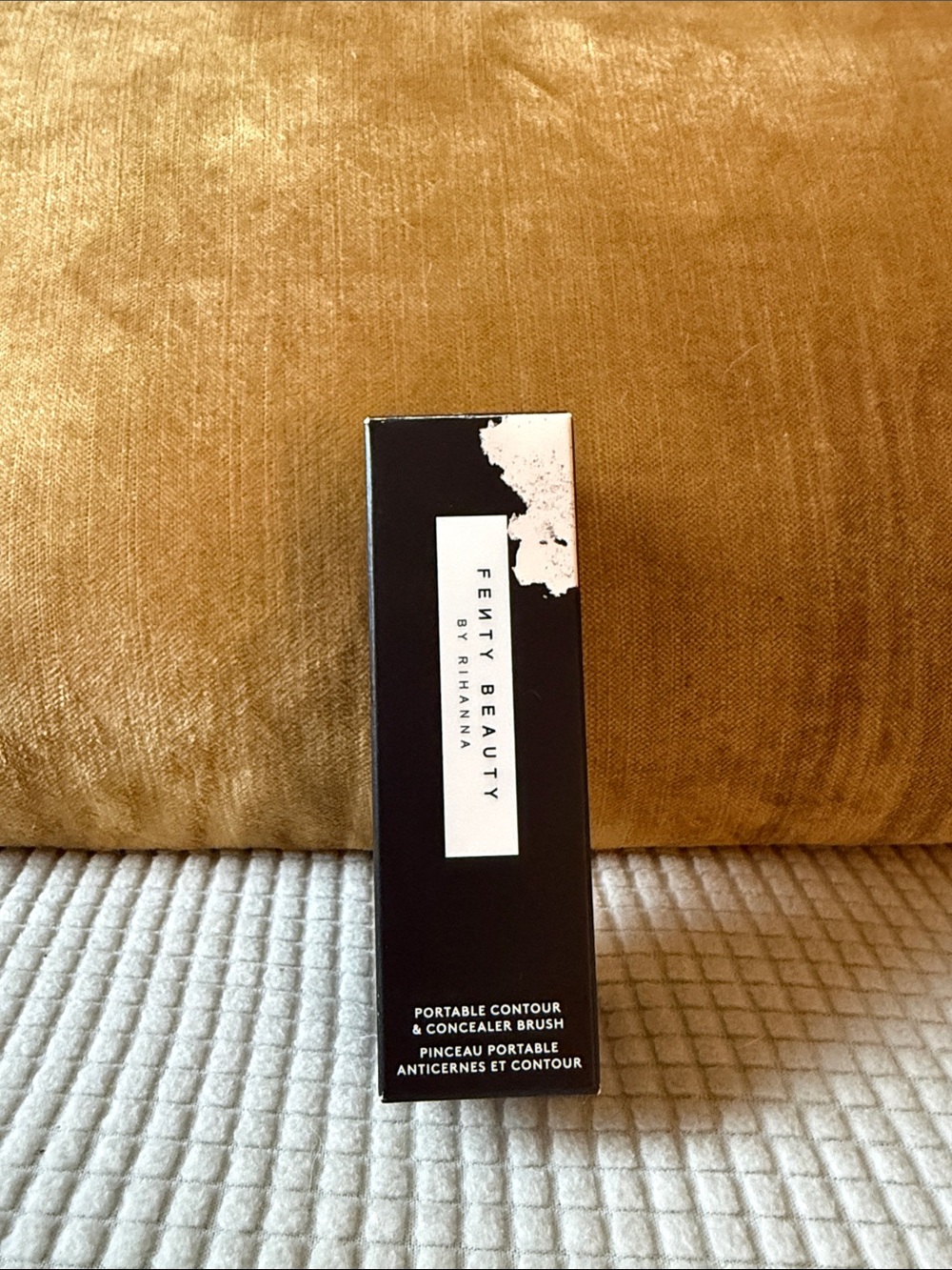 Fenty Beauty Portable Contour & Concealer Brush — Black with White Accent